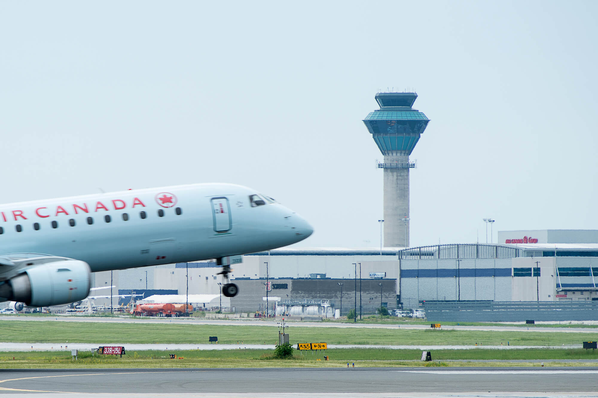 NAV CANADA introduces new landing procedure at Toronto Pearson to